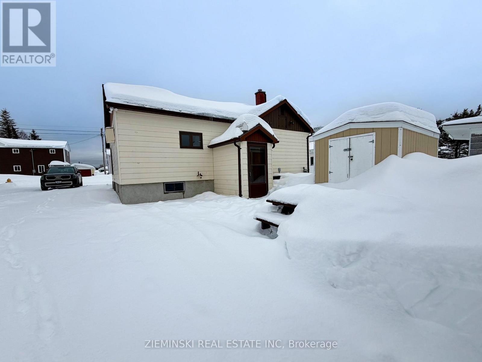 172 Elaine Avenue, Smooth Rock Falls, Ontario  P0L 2B0 - Photo 2 - T12909424