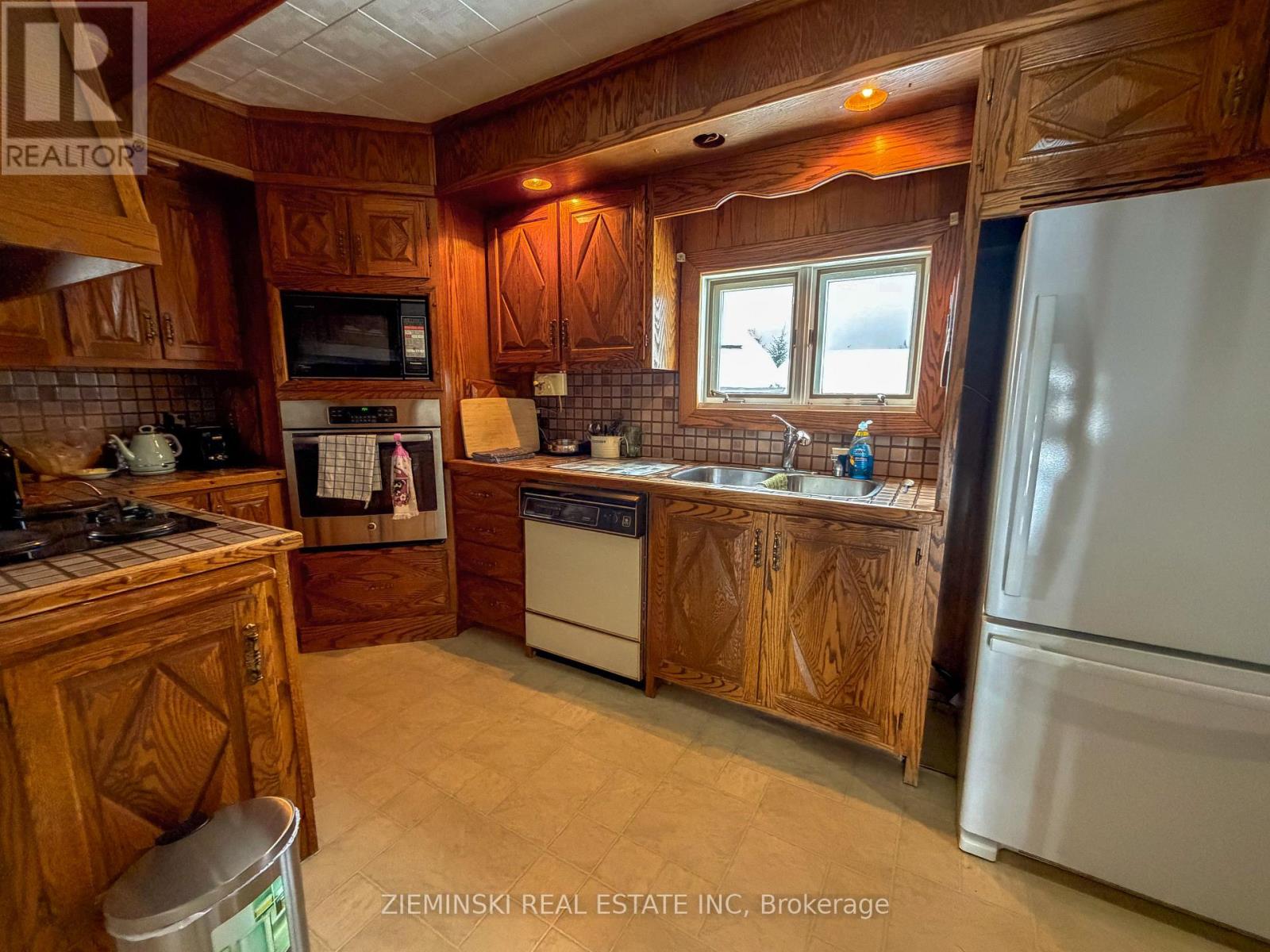 172 Elaine Avenue, Smooth Rock Falls, Ontario  P0L 2B0 - Photo 3 - T12909424