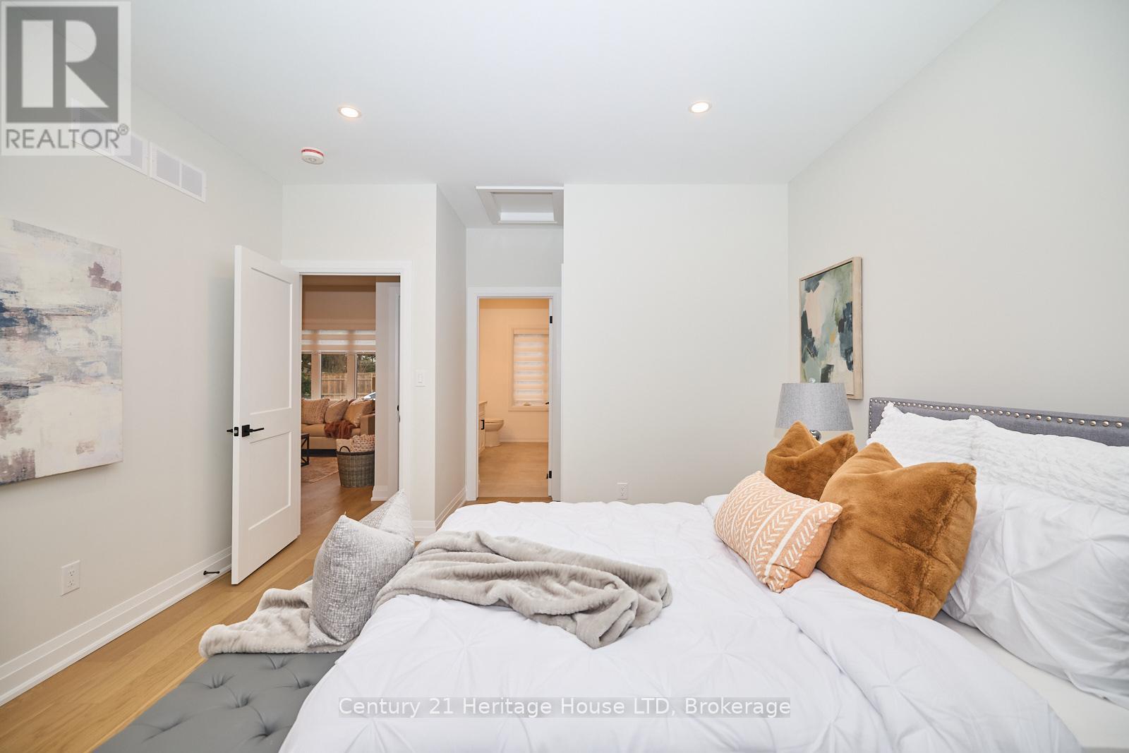 4 Meteor Street, St. Catharines, Ontario  L2S 2T1 - Photo 17 - X12909396