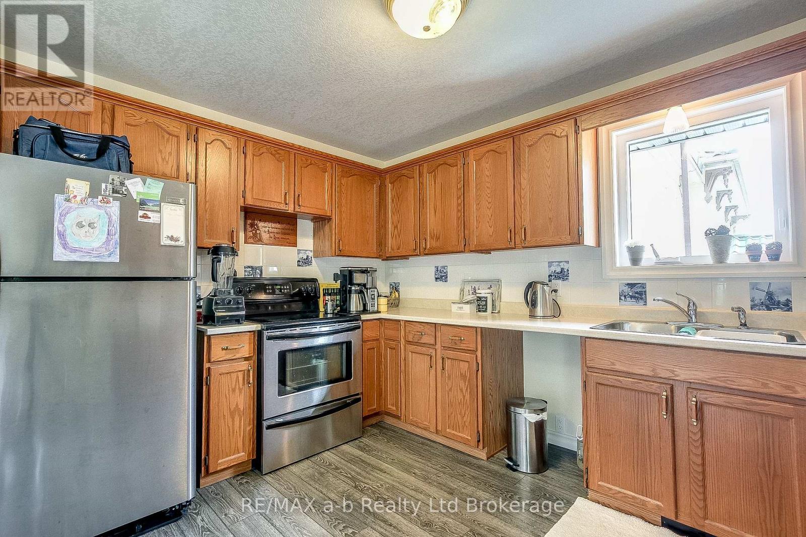 25 Main Street E, Norwich, Ontario  N0J 1P0 - Photo 9 - X12909488