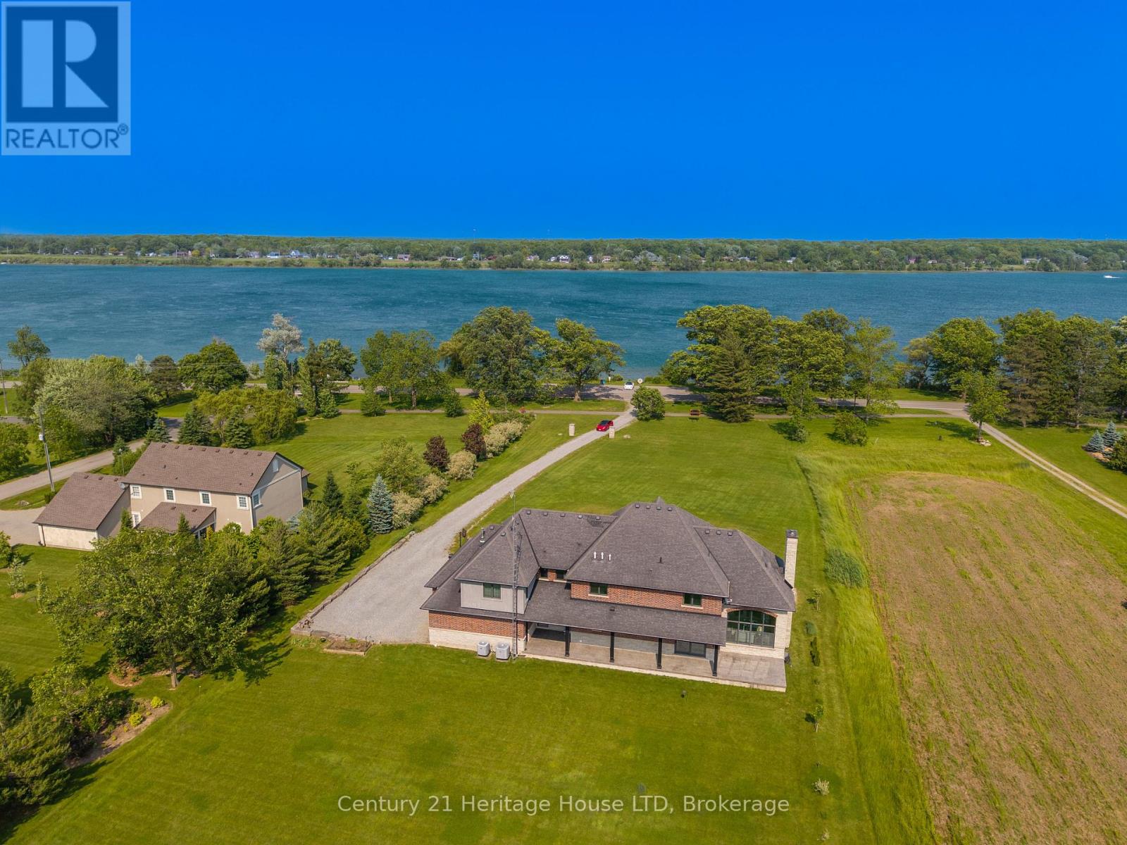 12679 Niagara Parkway, Niagara Falls, Ontario  L2E 6S6 - Photo 2 - X12219049