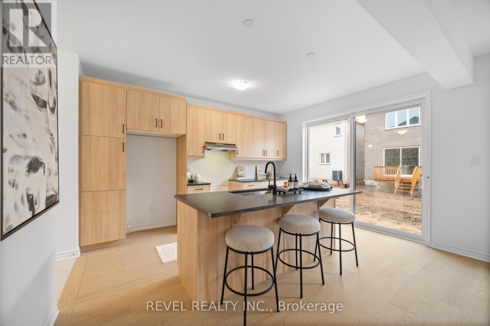 1387 Hearns Place, Milton, Ontario  L9E 2J8 - Photo 11 - W12903550