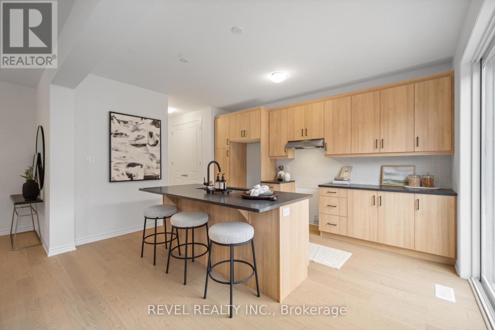 1387 Hearns Place, Milton, Ontario  L9E 2J8 - Photo 13 - W12903550