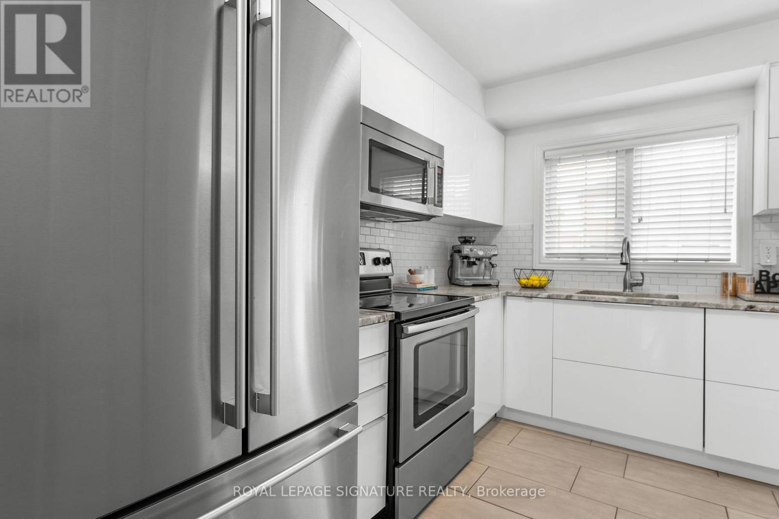 46 - 68 Birdstone Crescent, Toronto, Ontario M6N 5H5 - Photo 11 - W12908468