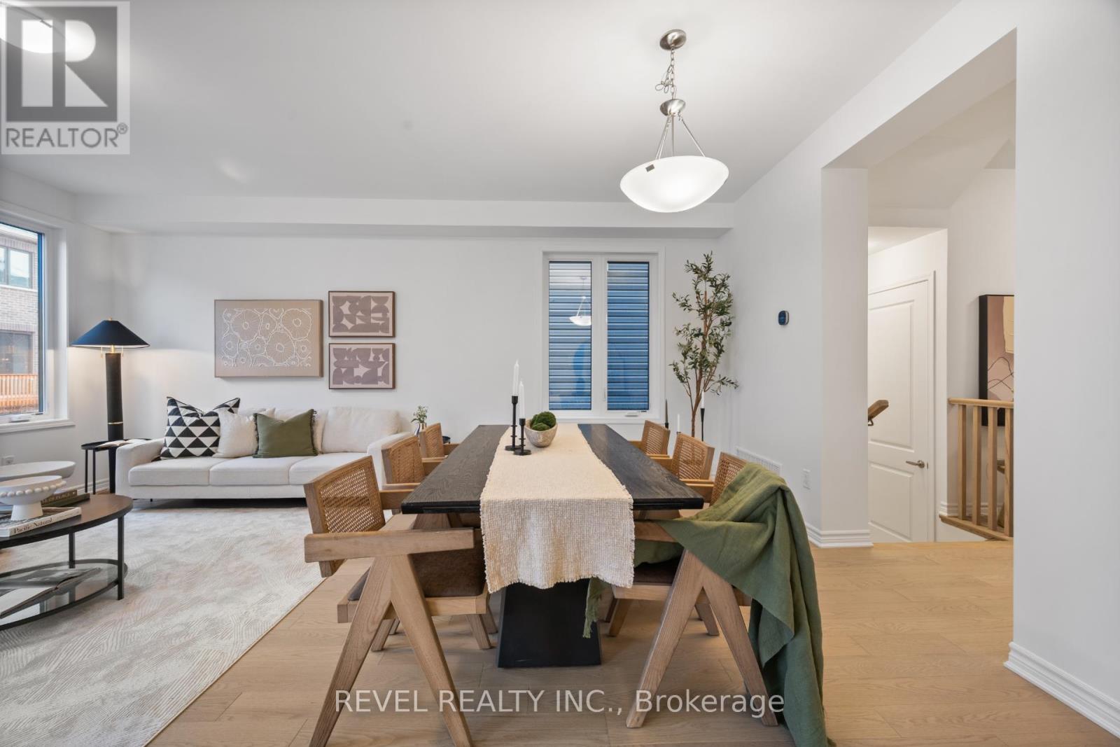 1387 Hearns Place, Milton, Ontario  L9E 2J8 - Photo 5 - W12903550