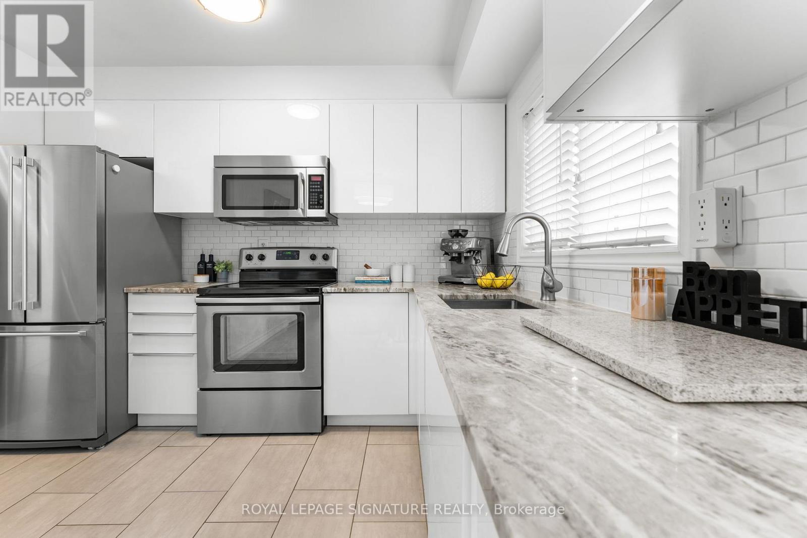 46 - 68 Birdstone Crescent, Toronto, Ontario M6N 5H5 - Photo 12 - W12908468