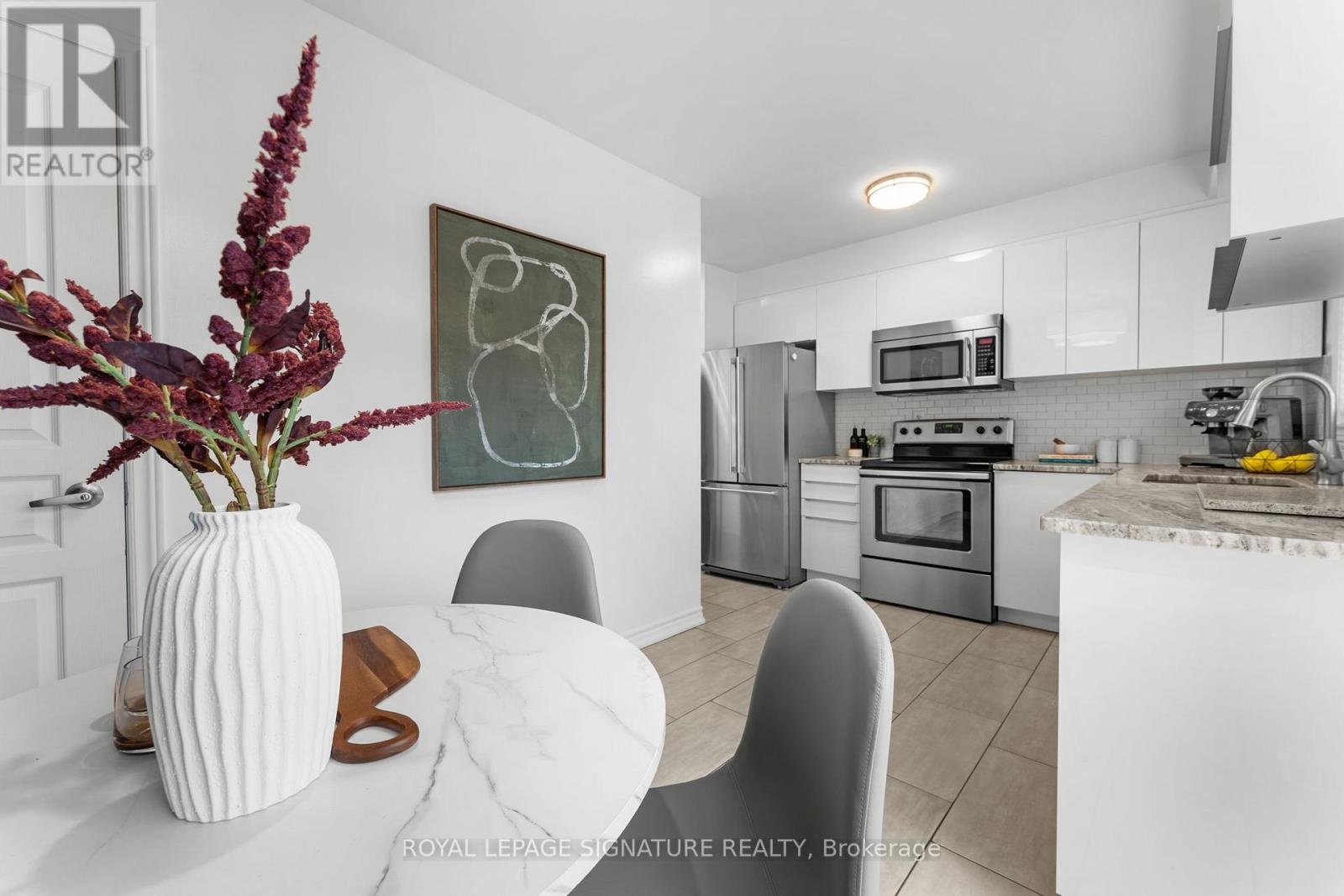 46 - 68 Birdstone Crescent, Toronto, Ontario M6N 5H5 - Photo 3 - W12908468