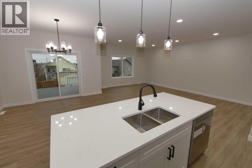 74 Sunwood Crescent Sw, Medicine Hat, Alberta  T1B 4Y6 - Photo 15 - A2264881