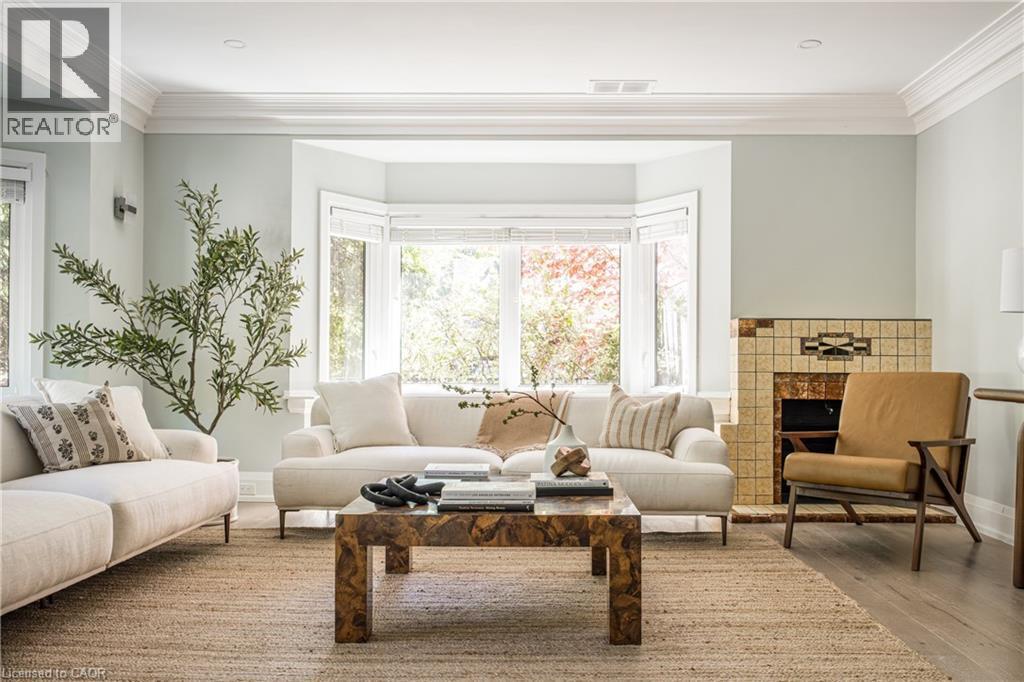 3 Oakwood Place, Hamilton, Ontario  L8S 4C9 - Photo 6 - 40806168