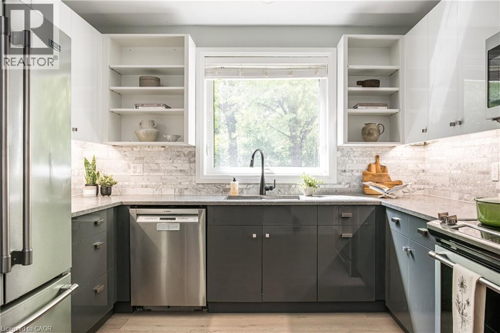 3 Oakwood Place, Hamilton, Ontario  L8S 4C9 - Photo 11 - 40806168