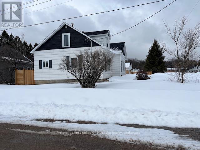 27 Lincoln Avenue, South River, Ontario  P0A 1X0 - Photo 2 - X12909480