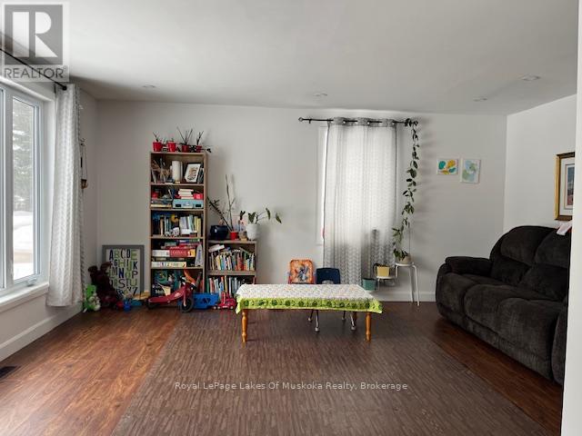 27 Lincoln Avenue, South River, Ontario  P0A 1X0 - Photo 5 - X12909480