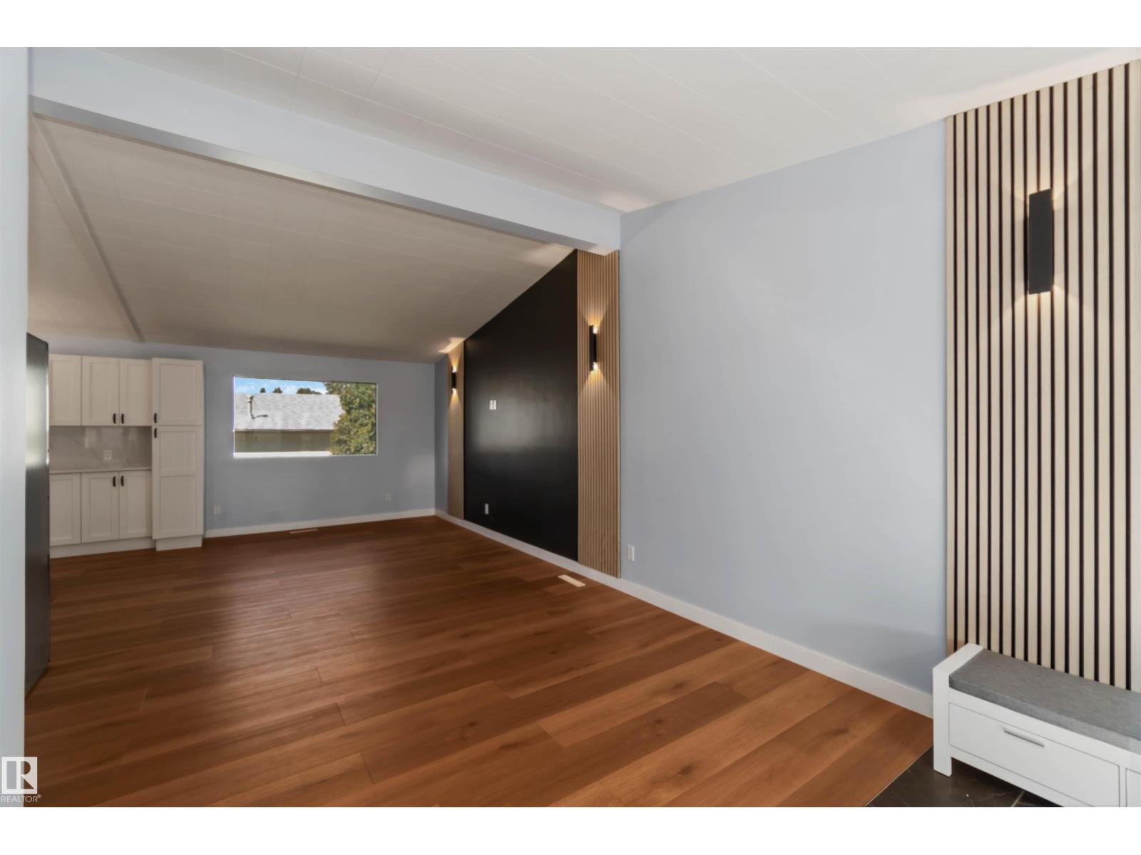 6808 95 Av Nw, Edmonton, Alberta  T6B 1A8 - Photo 4 - E4457298