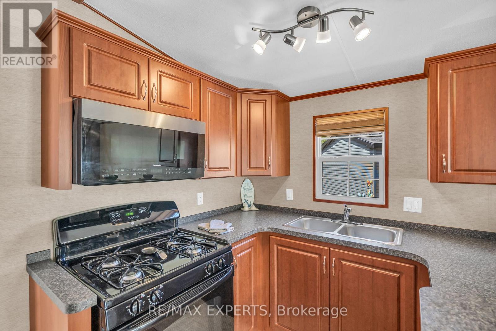 8 - 1336 S Morrison Lake Road, Gravenhurst, Ontario  P0E 1G0 - Photo 11 - X12908582