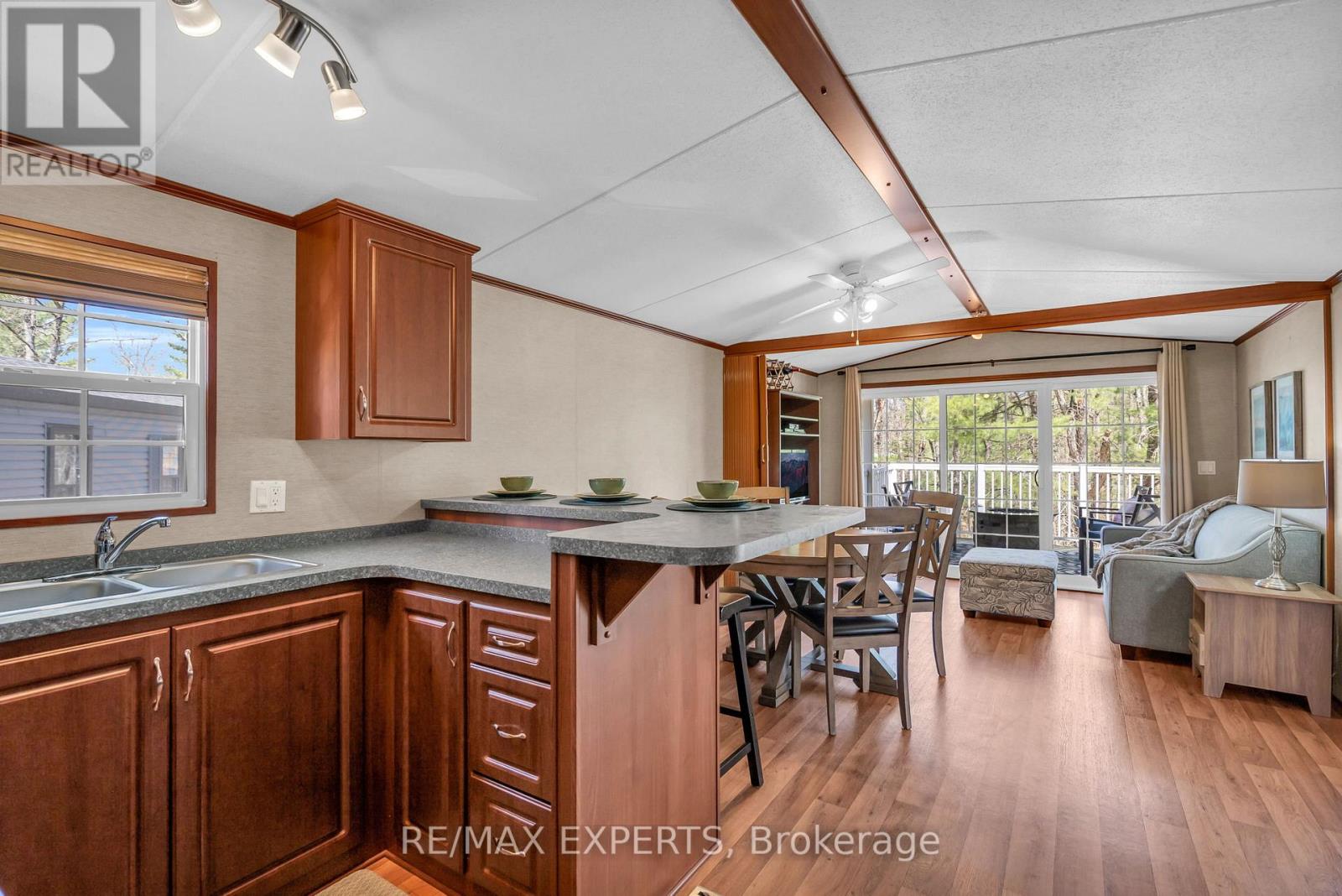 8 - 1336 S Morrison Lake Road, Gravenhurst, Ontario  P0E 1G0 - Photo 9 - X12908582