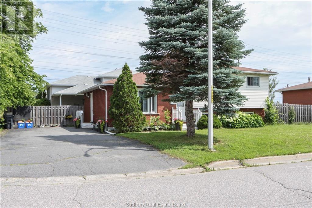 1290 Lillian Boulevard, Sudbury, Ontario  P3A 2R7 - Photo 18 - 2126878