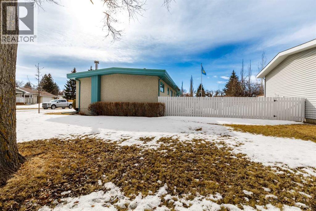 20 Macleod Close, Red Deer, Alberta  T4N 0K4 - Photo 32 - A2295168
