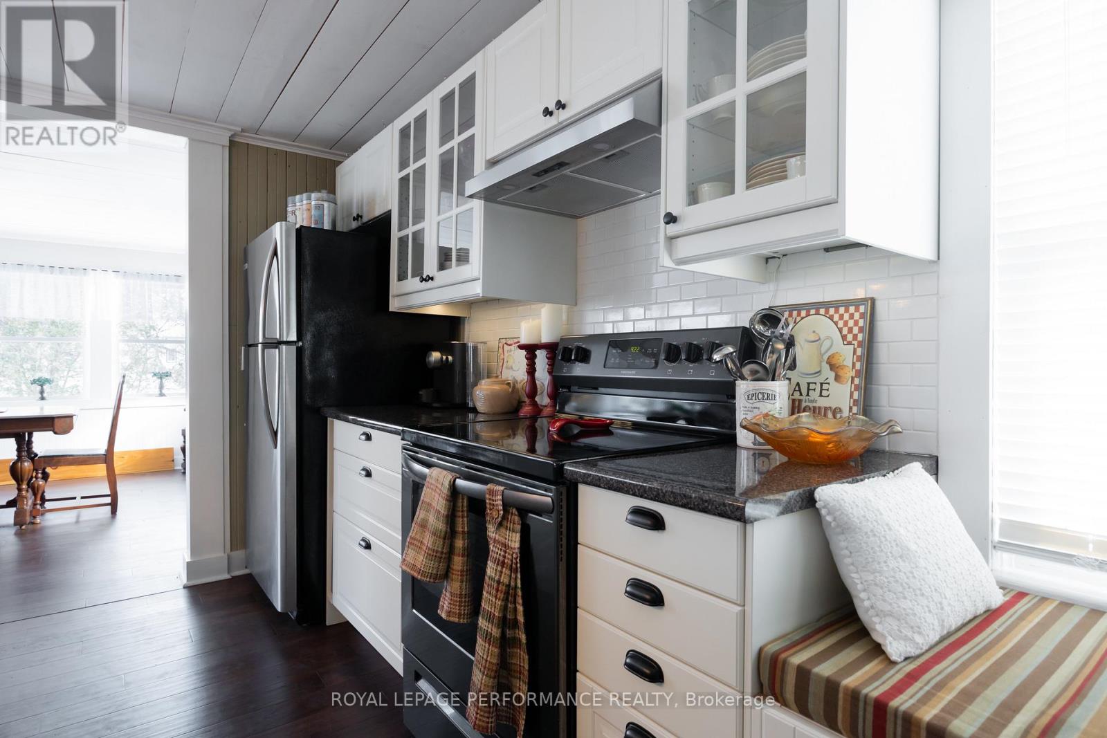 19683 William Street, South Glengarry, Ontario  K0C 2J0 - Photo 5 - X12909464