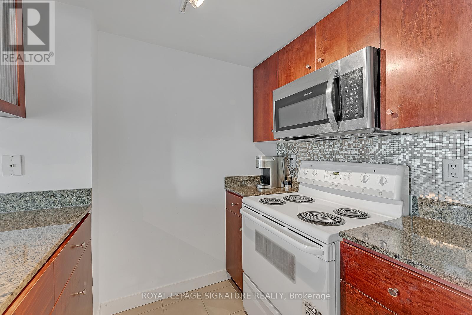 3912 - 397 Front Street W, Toronto, Ontario  M5V 3S1 - Photo 8 - C12909392