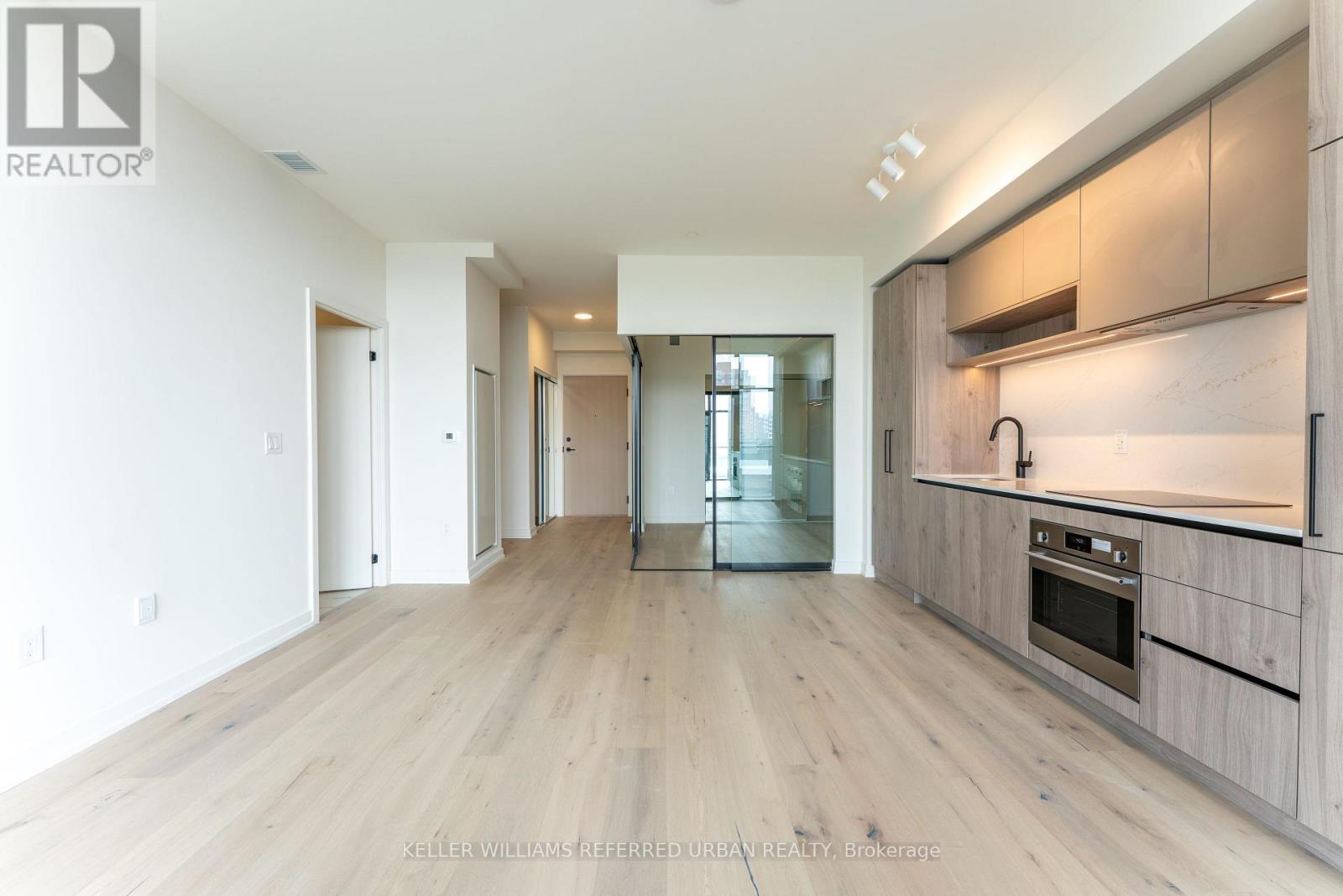 517 - 181 Sterling Road, Toronto, Ontario  M6R 0B2 - Photo 3 - C12909398