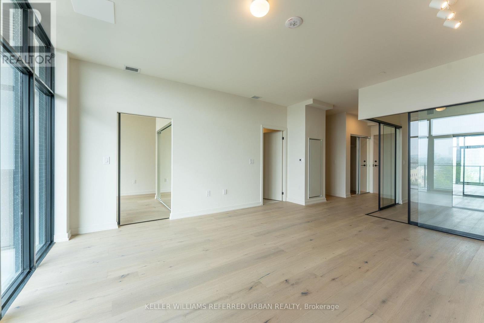 517 - 181 Sterling Road, Toronto, Ontario  M6R 0B2 - Photo 4 - C12909398