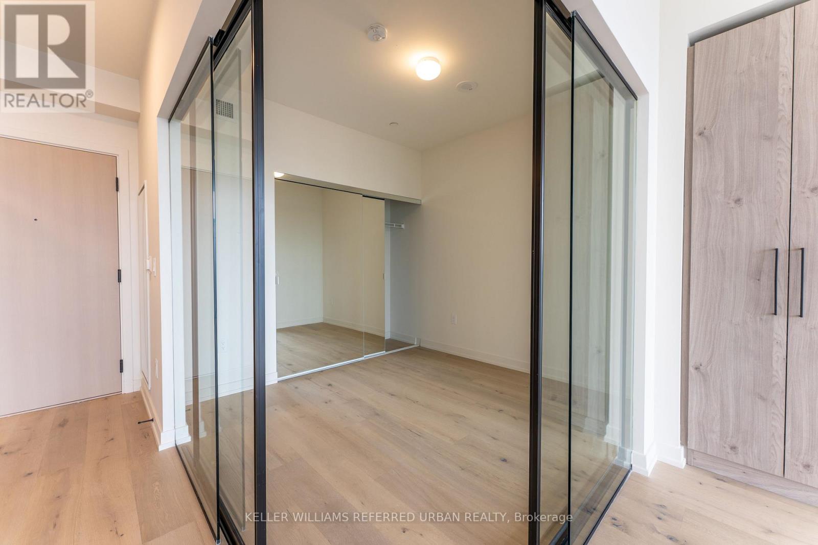 517 - 181 Sterling Road, Toronto, Ontario  M6R 0B2 - Photo 9 - C12909398