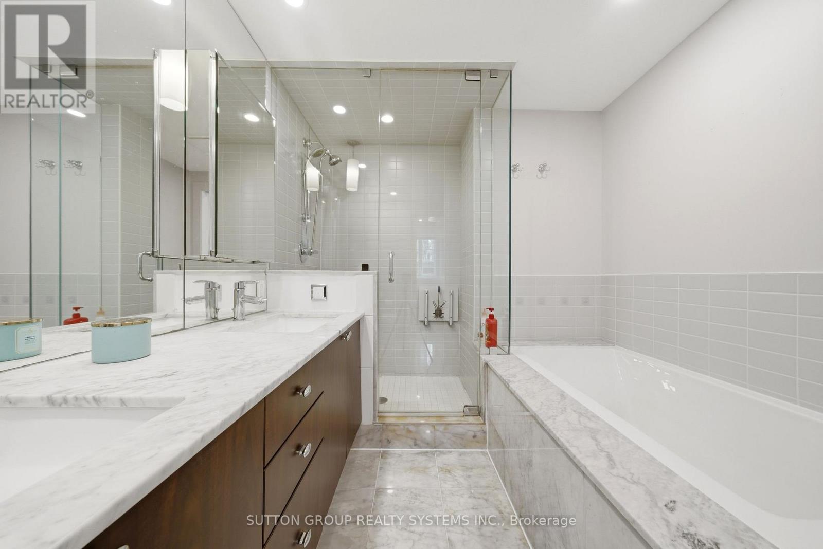 99a Walmer Road, Toronto, Ontario  M5R 2X6 - Photo 23 - C12909438