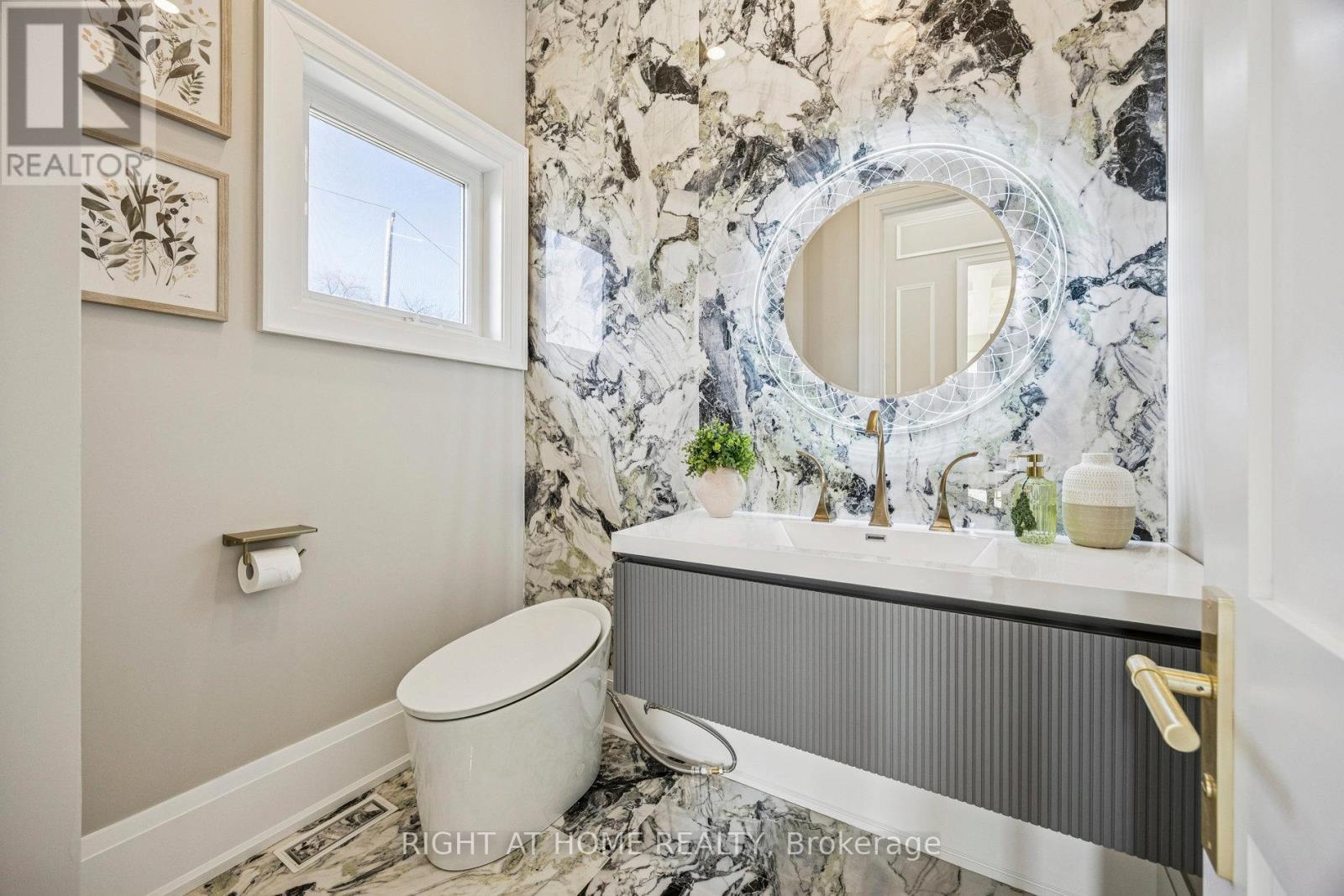 1 Lynnhaven Road, Toronto (Englemount-Lawrence), Ontario  M6A 2K7 - Photo 11 - C12856830