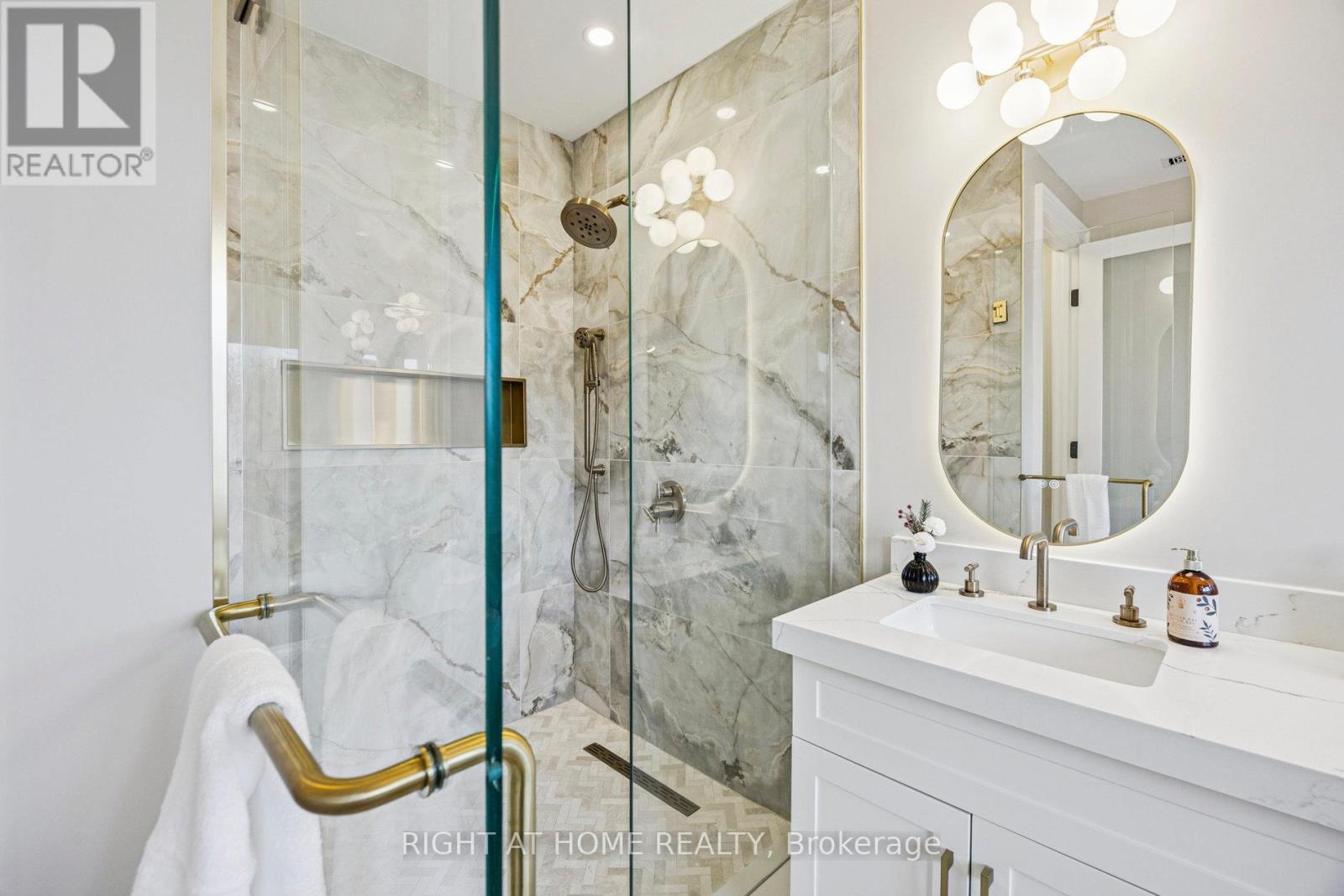 1 Lynnhaven Road, Toronto (Englemount-Lawrence), Ontario  M6A 2K7 - Photo 14 - C12856830