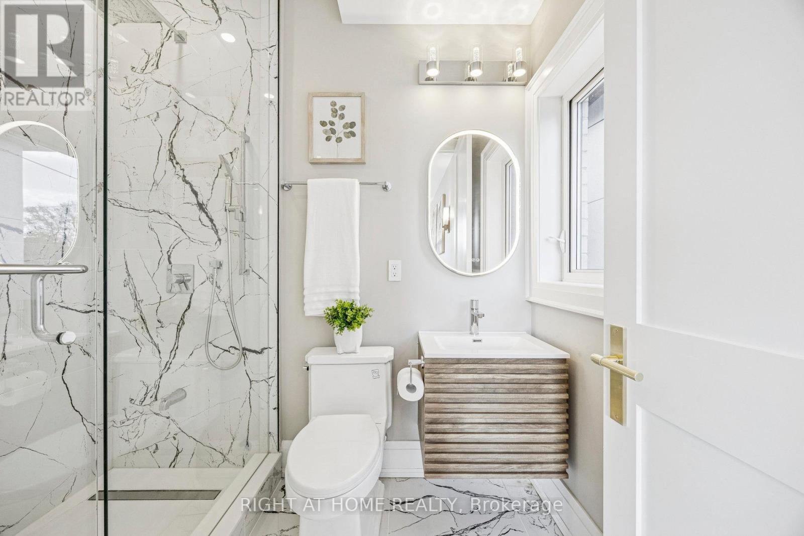 1 Lynnhaven Road, Toronto (Englemount-Lawrence), Ontario  M6A 2K7 - Photo 17 - C12856830