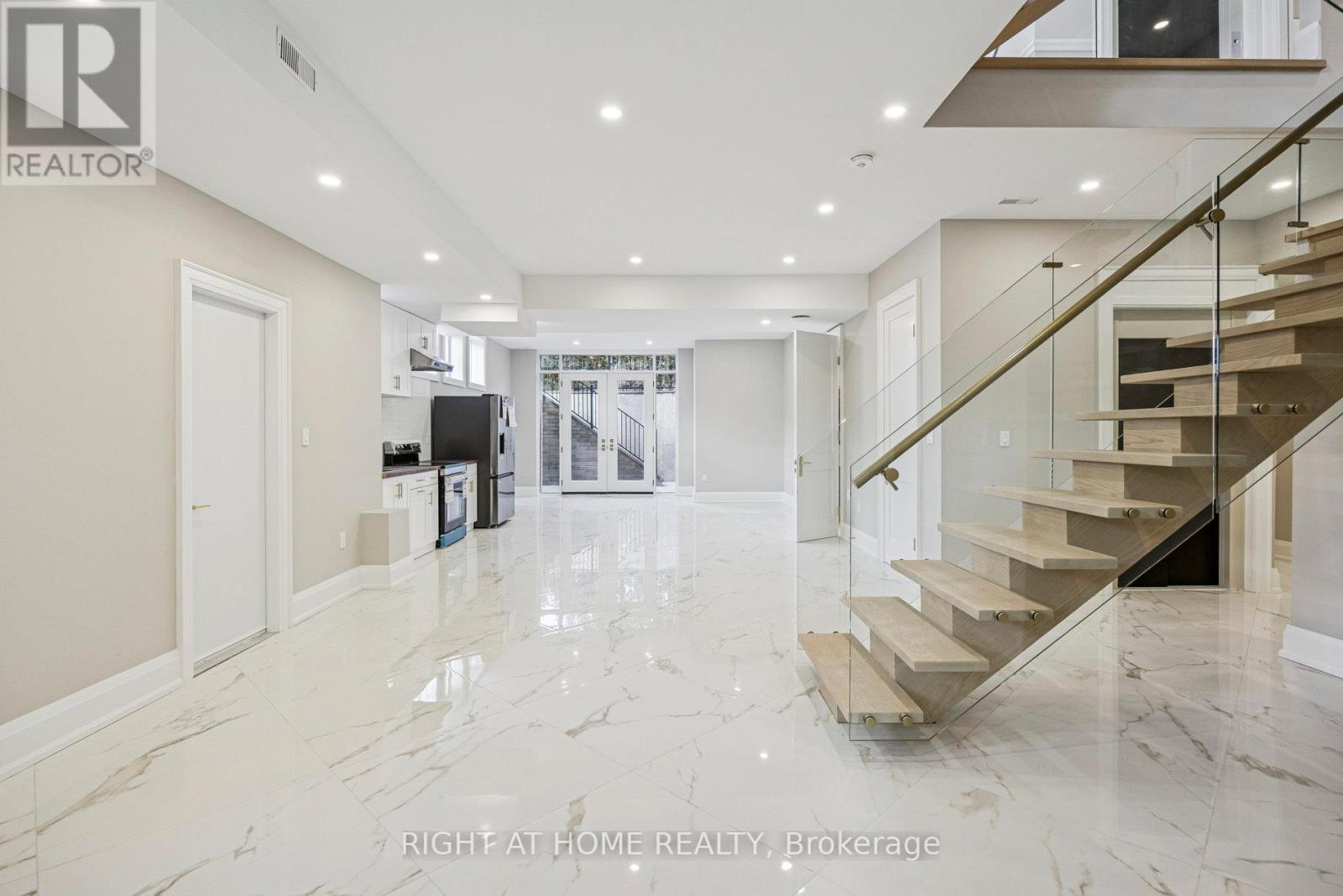 1 Lynnhaven Road, Toronto (Englemount-Lawrence), Ontario  M6A 2K7 - Photo 22 - C12856830