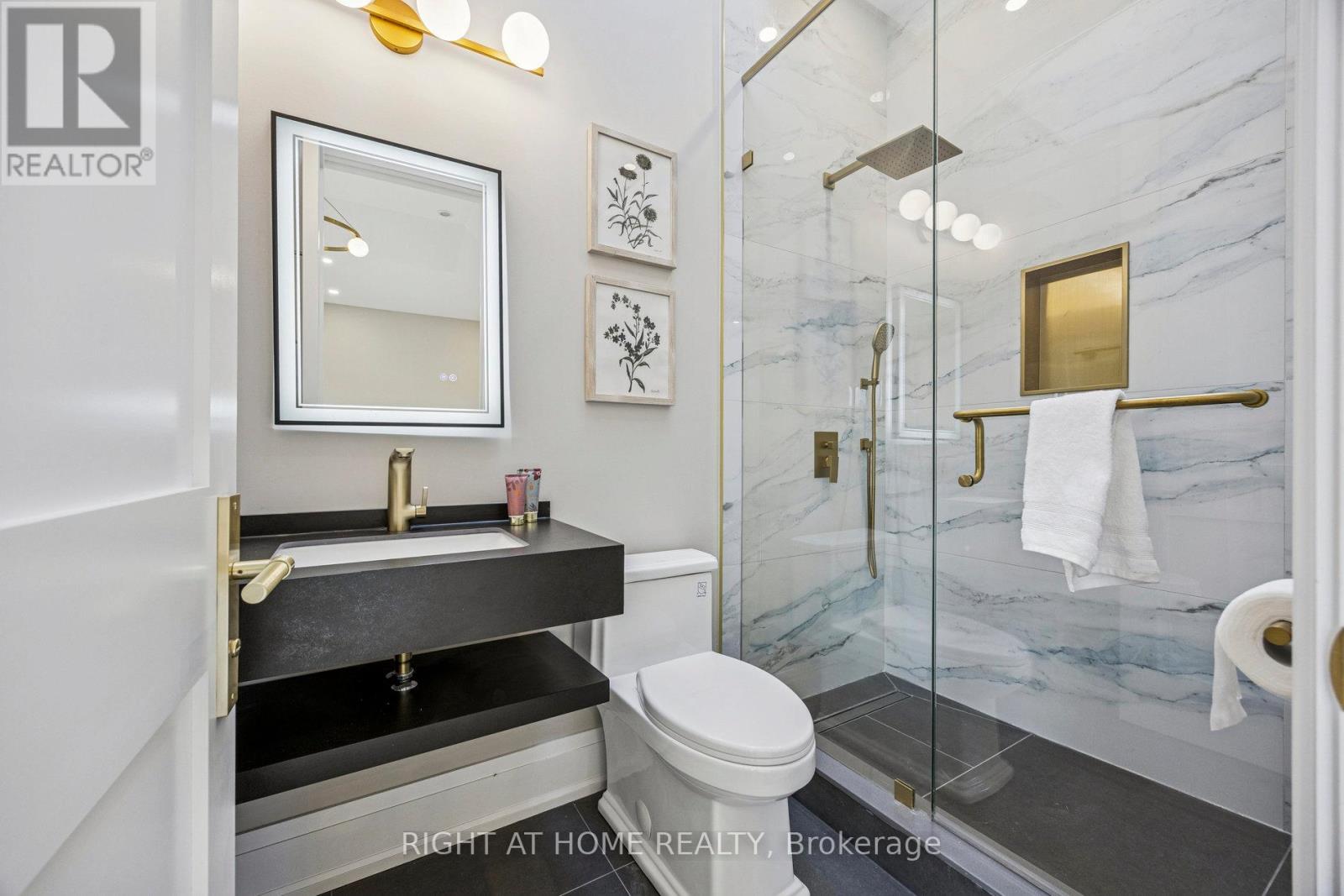 1 Lynnhaven Road, Toronto (Englemount-Lawrence), Ontario  M6A 2K7 - Photo 19 - C12856830