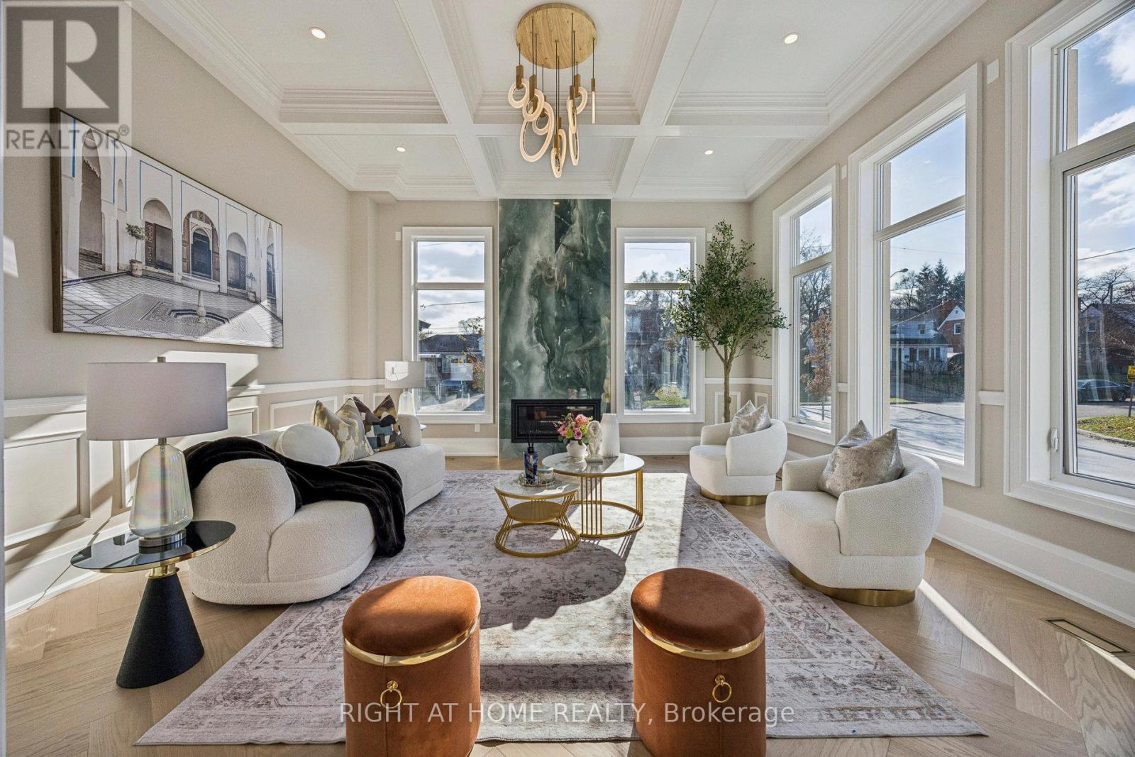 1 Lynnhaven Road, Toronto (Englemount-Lawrence), Ontario  M6A 2K7 - Photo 5 - C12856830