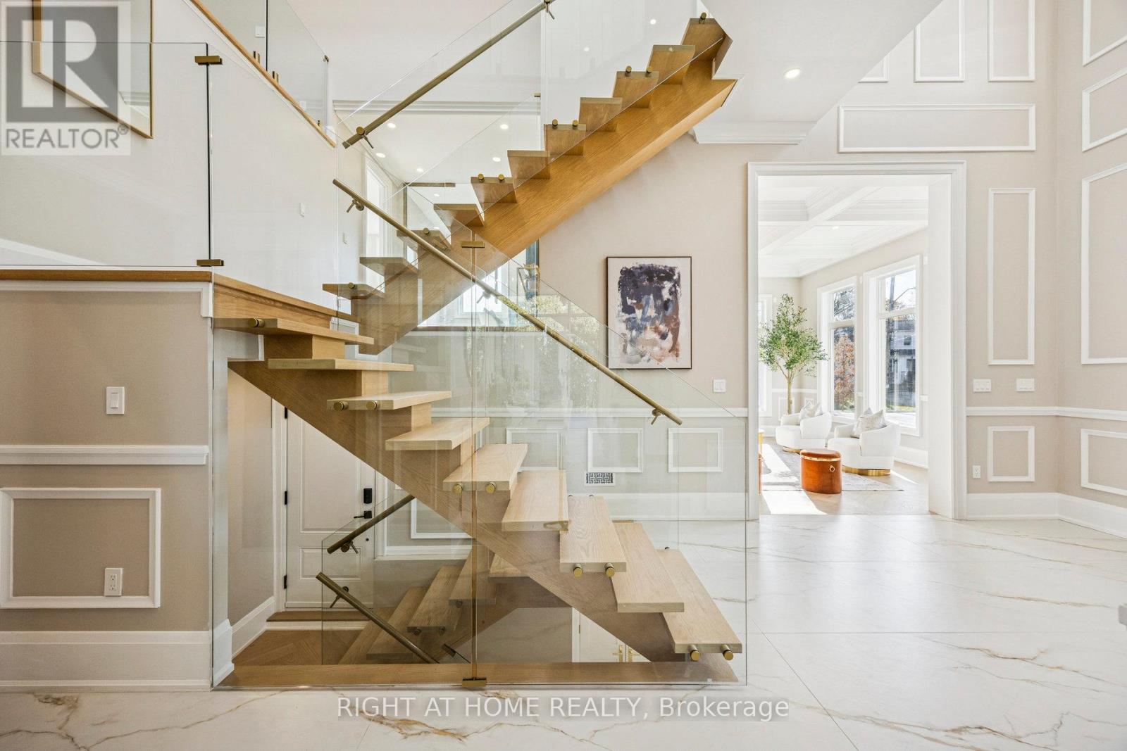 1 Lynnhaven Road, Toronto (Englemount-Lawrence), Ontario  M6A 2K7 - Photo 7 - C12856830