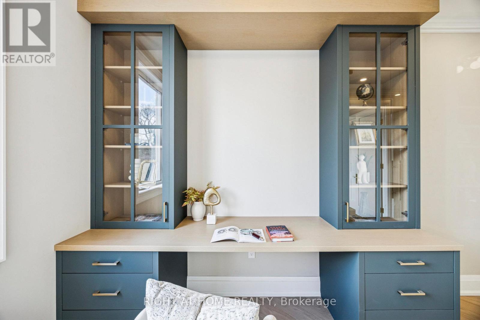 1 Lynnhaven Road, Toronto (Englemount-Lawrence), Ontario  M6A 2K7 - Photo 8 - C12856830