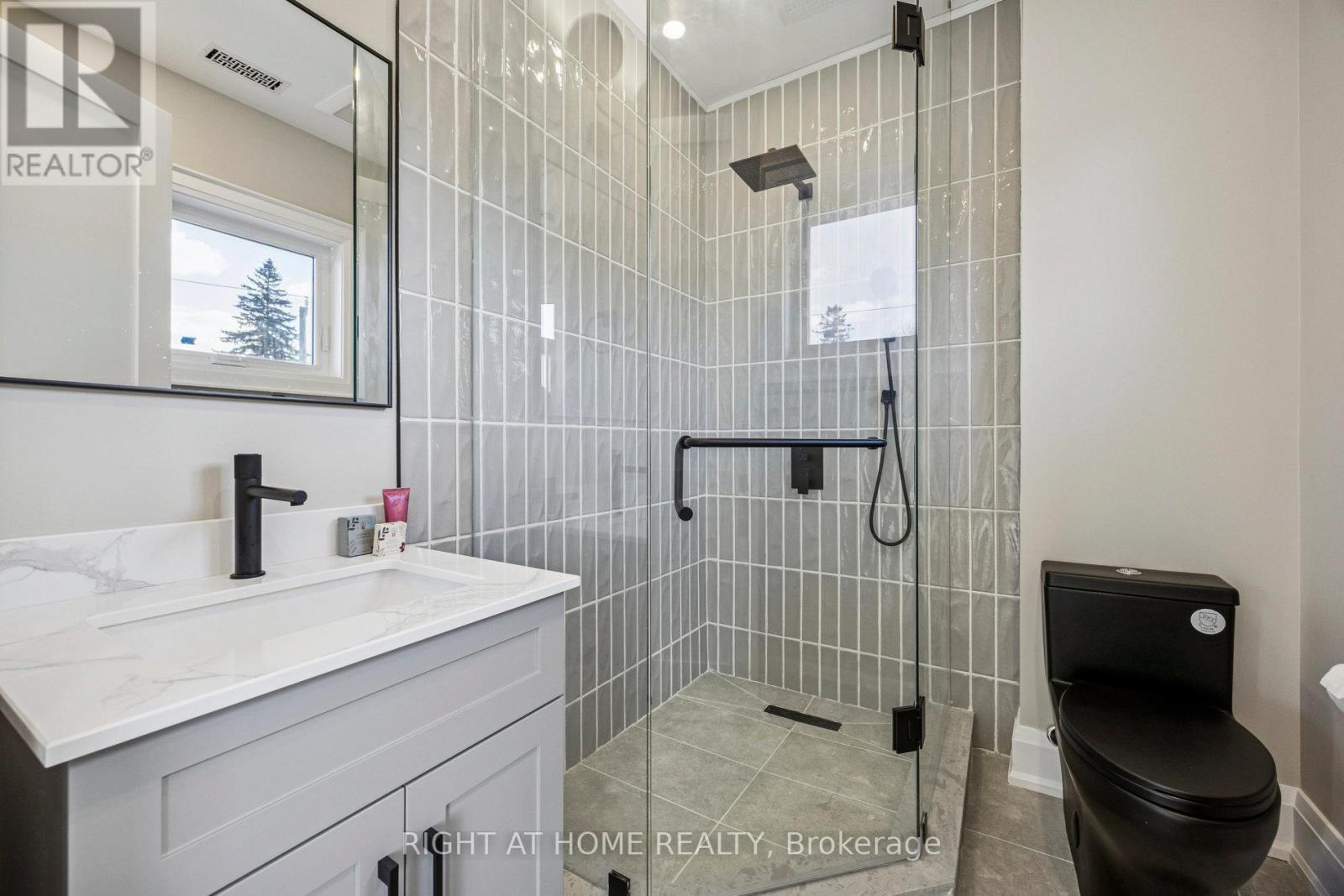 1 Lynnhaven Road, Toronto (Englemount-Lawrence), Ontario  M6A 2K7 - Photo 41 - C12856830