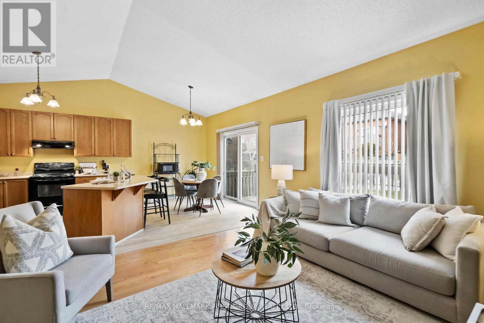 20 Montague Avenue, Clarington, Ontario  L1E 3H5 - Photo 3 - E12909530