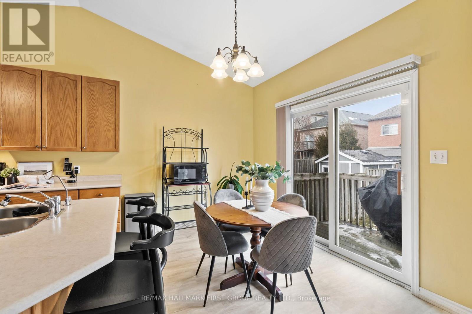 20 Montague Avenue, Clarington, Ontario  L1E 3H5 - Photo 5 - E12909530