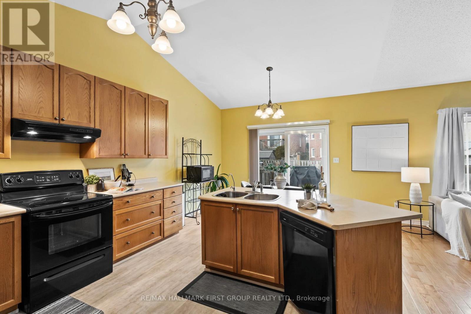 20 Montague Avenue, Clarington, Ontario  L1E 3H5 - Photo 7 - E12909530