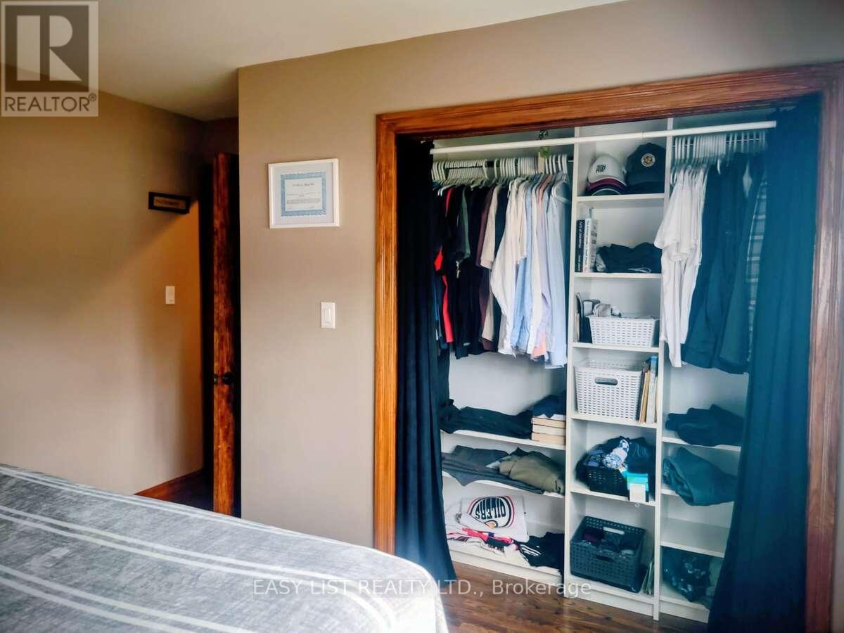 6697 Huggins Street, Niagara Falls (Stamford), Ontario  L2J 1H8 - Photo 4 - X12907626