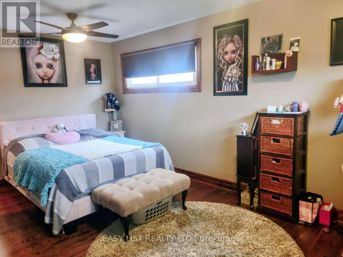 6697 Huggins Street, Niagara Falls (Stamford), Ontario  L2J 1H8 - Photo 6 - X12907626