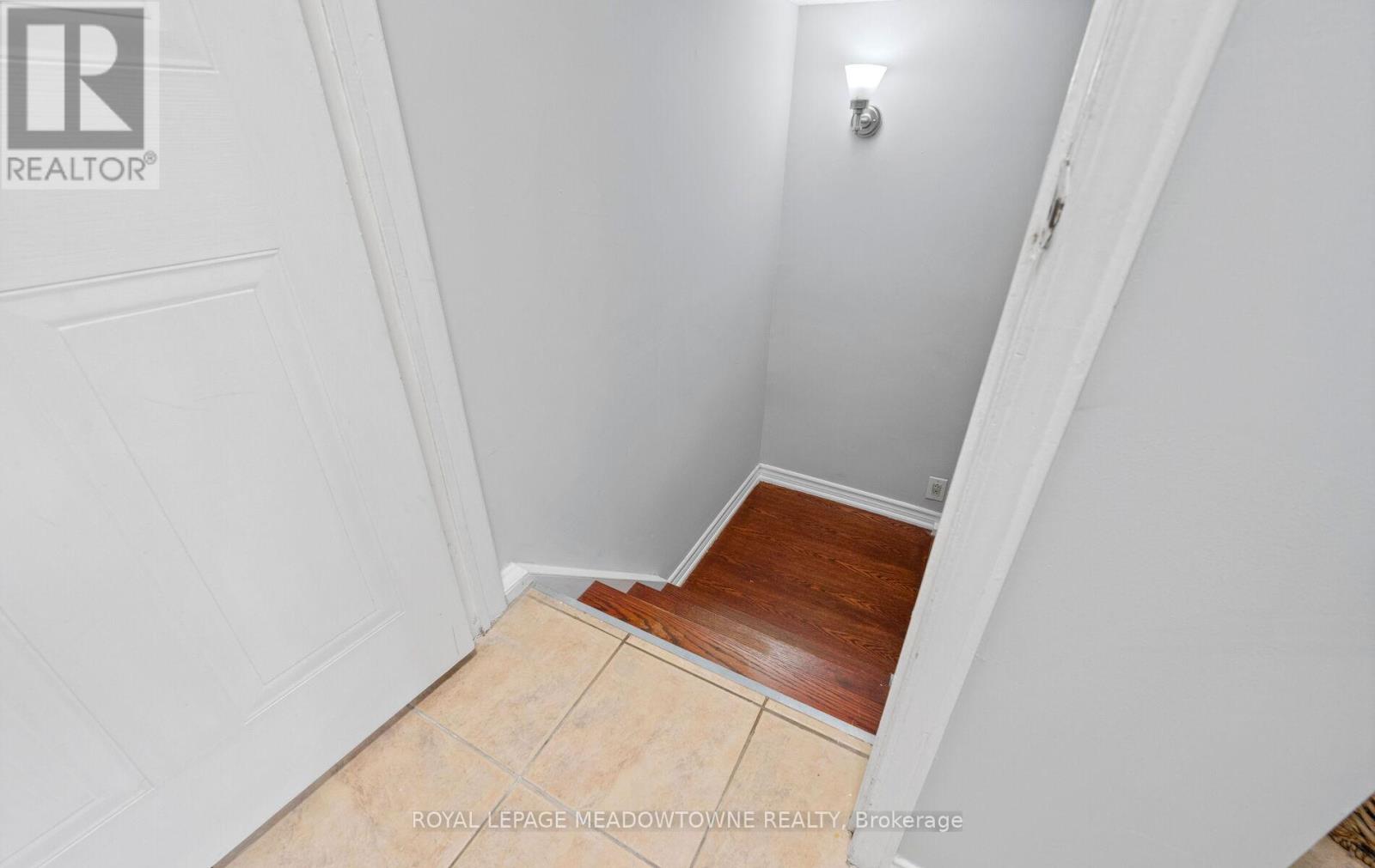 16 Cox Crescent, Brampton (Northwood Park), Ontario  L6X 3H1 - Photo 32 - W12909212