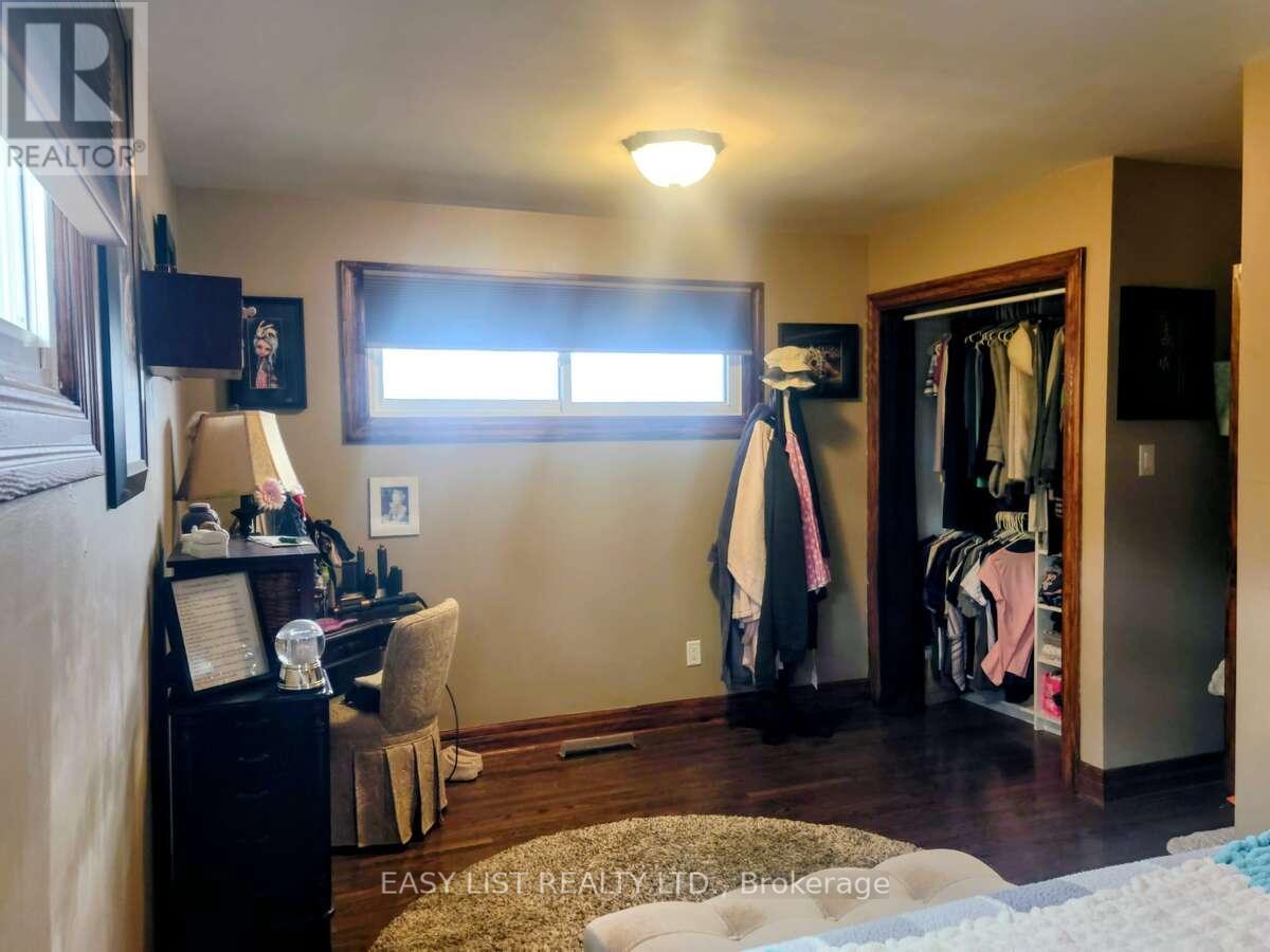 6697 Huggins Street, Niagara Falls (Stamford), Ontario  L2J 1H8 - Photo 7 - X12907626