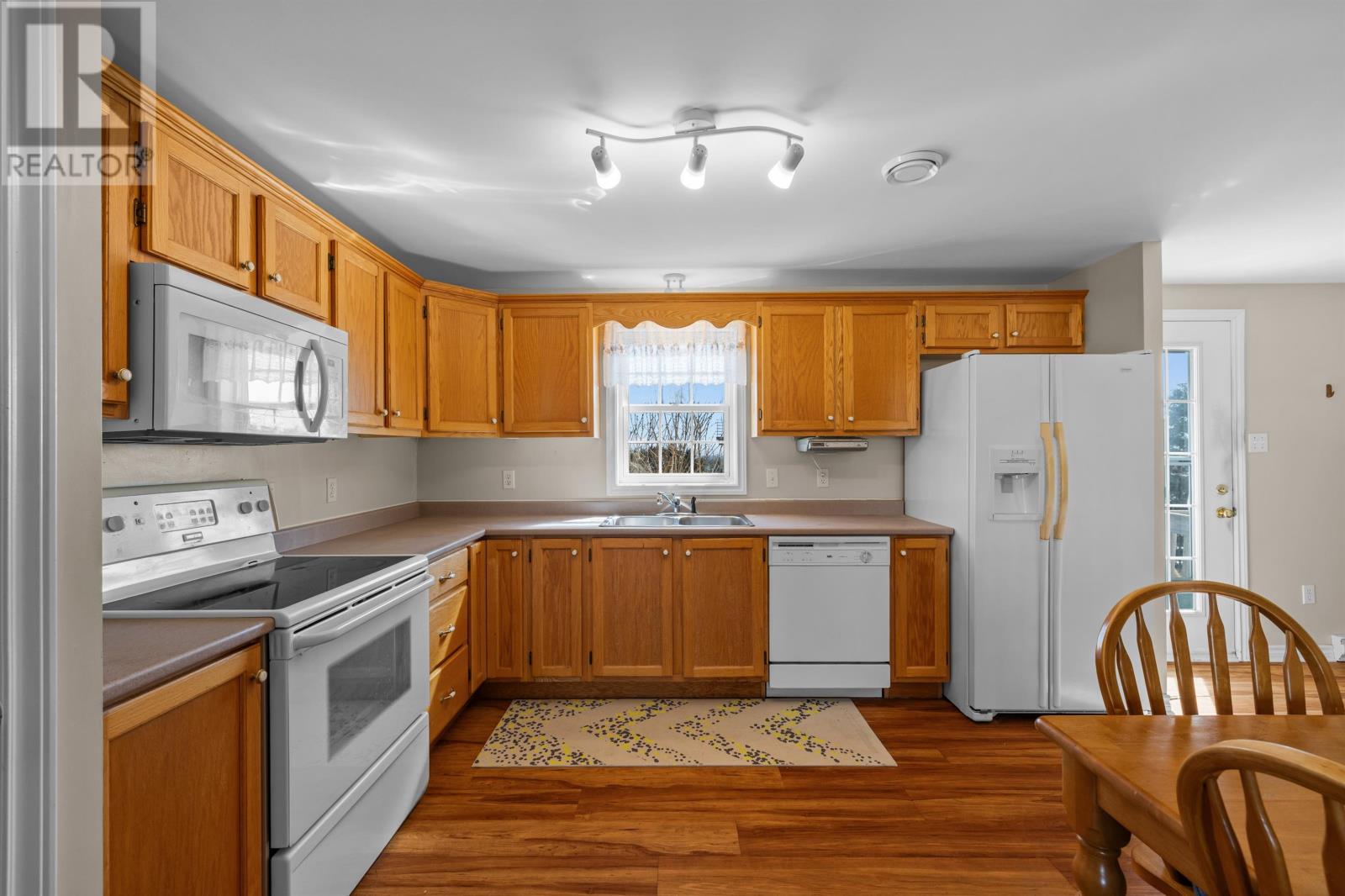 19 Macphee Avenue, Souris, Prince Edward Island  C0A 2B0 - Photo 2 - 202605196