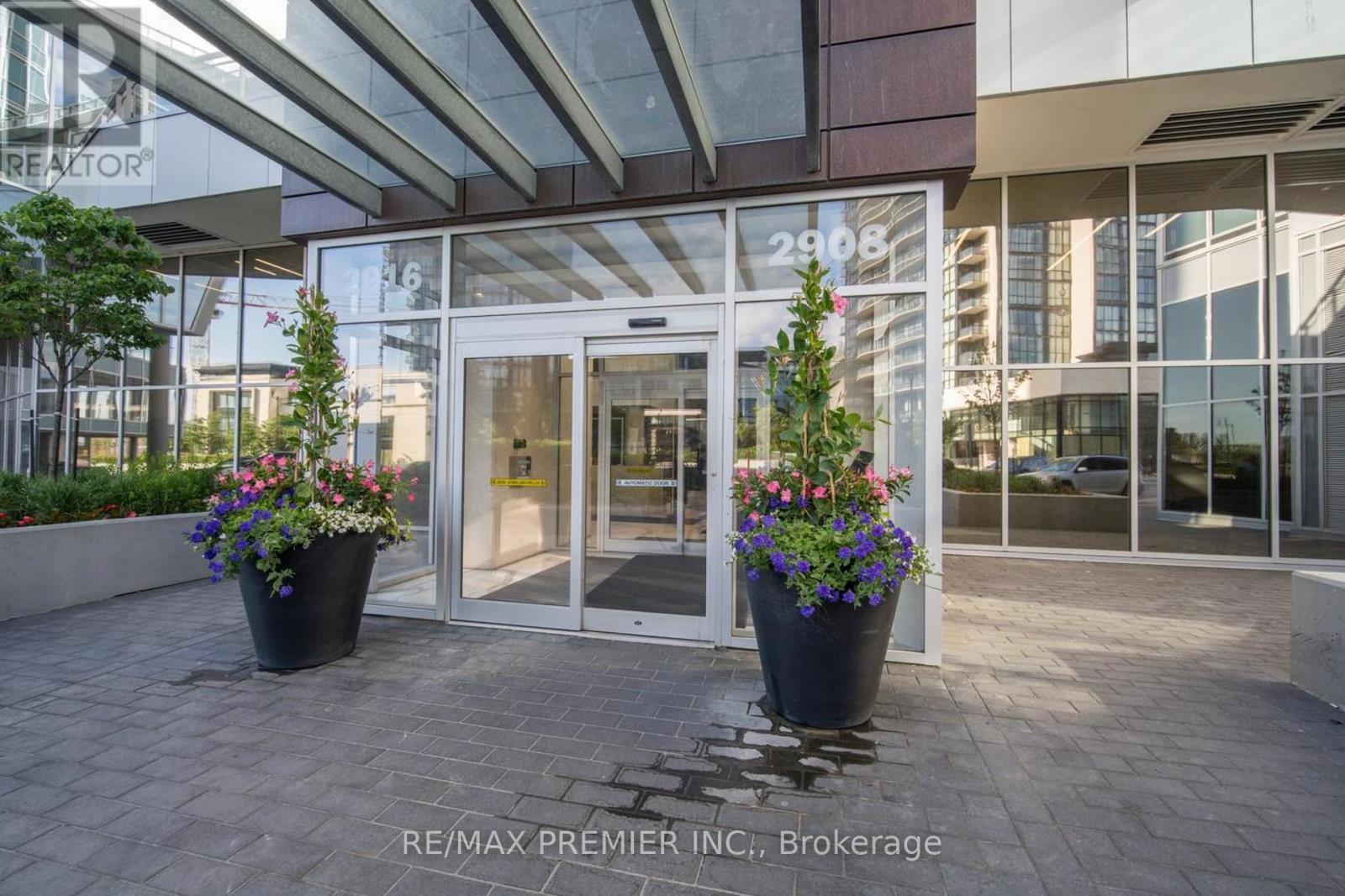 2209 - 2908 Highway 7 Road, Vaughan, Ontario  L4K 0H8 - Photo 3 - N12909422