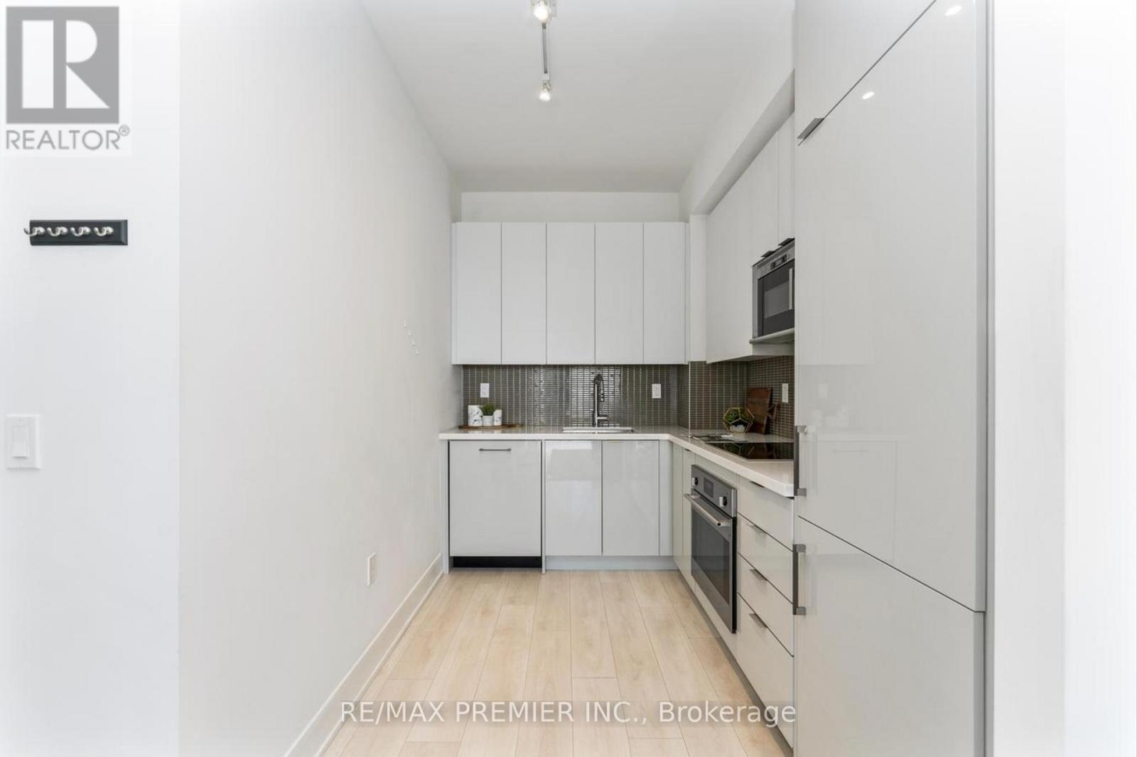 2209 - 2908 Highway 7 Road, Vaughan, Ontario  L4K 0H8 - Photo 6 - N12909422