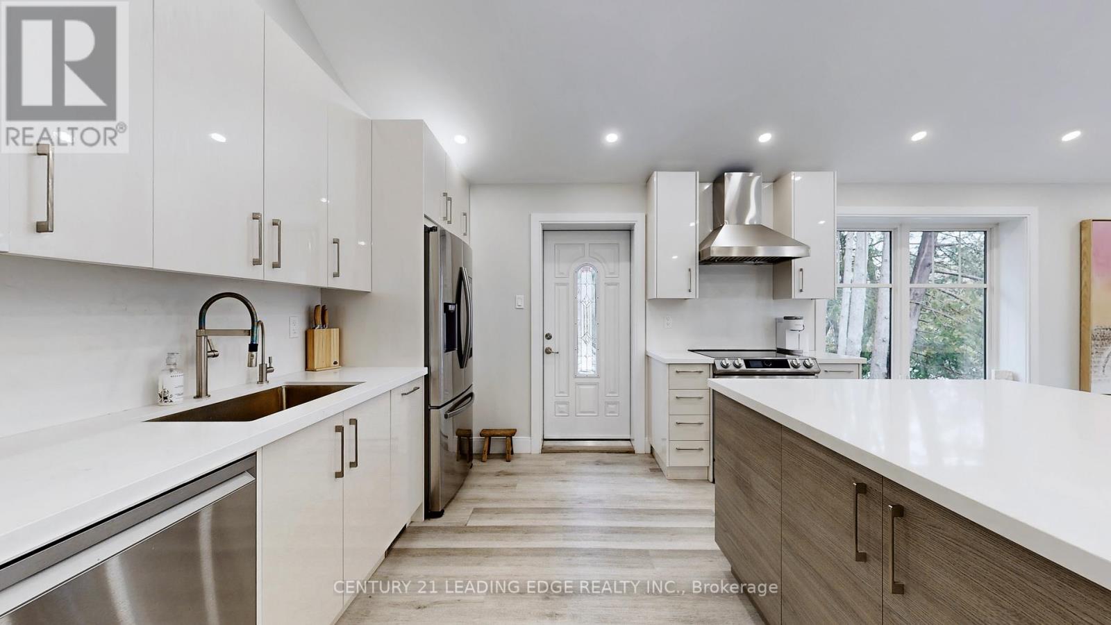 6 Beach Road, Whitchurch-Stouffville, Ontario  L4A 2G1 - Photo 16 - N12909468