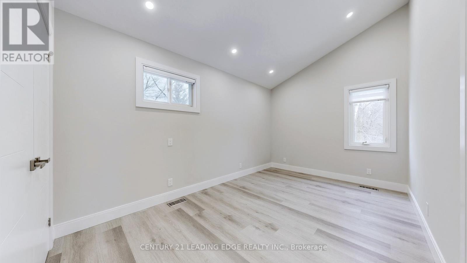 6 Beach Road, Whitchurch-Stouffville, Ontario  L4A 2G1 - Photo 31 - N12909468