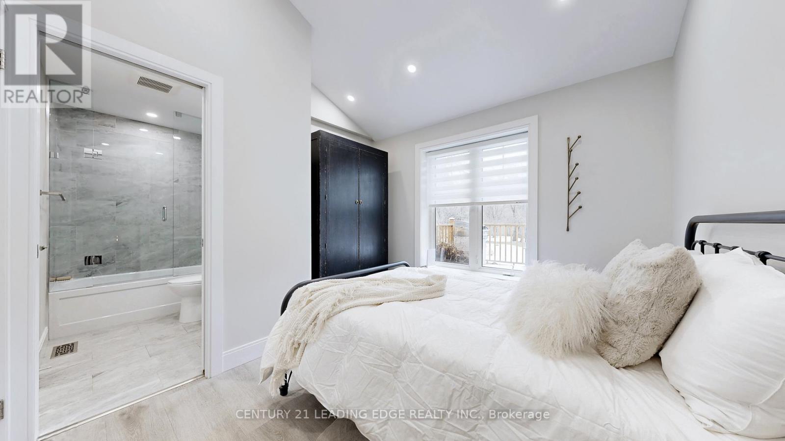 6 Beach Road, Whitchurch-Stouffville, Ontario  L4A 2G1 - Photo 35 - N12909468