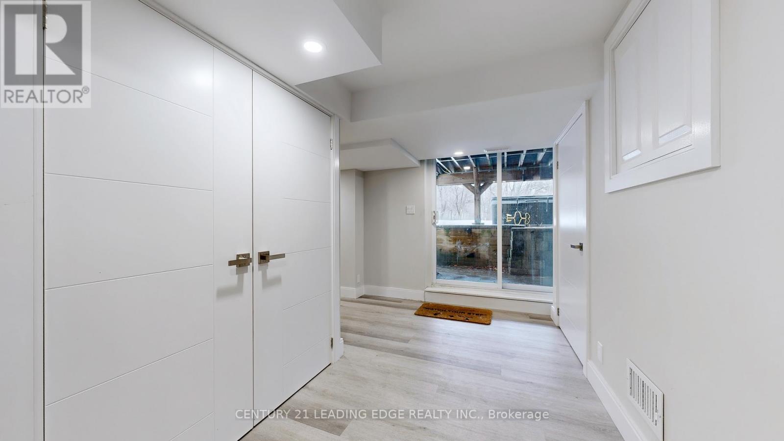 6 Beach Road, Whitchurch-Stouffville, Ontario  L4A 2G1 - Photo 43 - N12909468